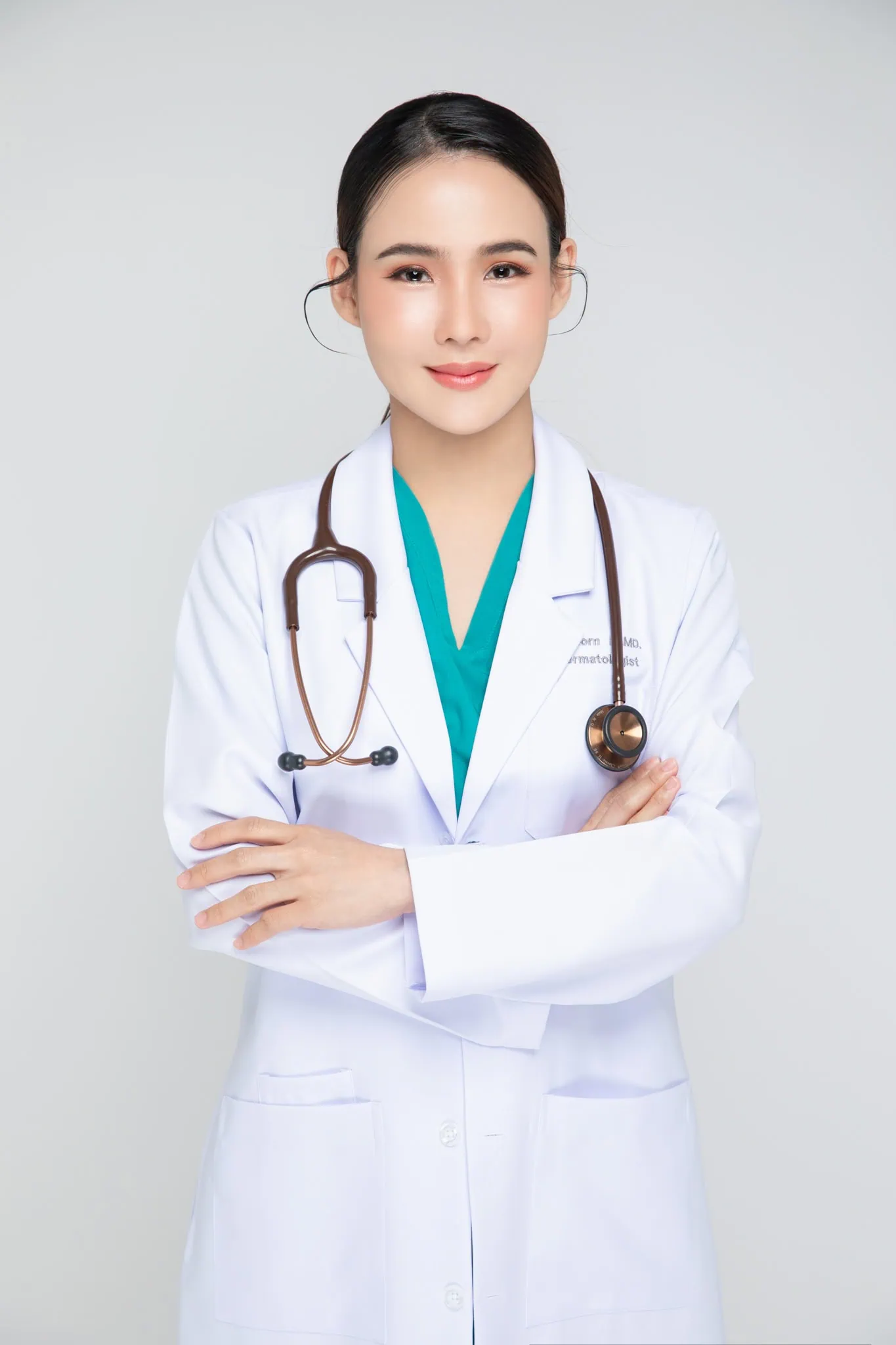 Radiant glowing skin result after Skin Mesotherapy treatment — whitening cocktail and fat lysis at Dr. Pang Skin Clinic Bangkok